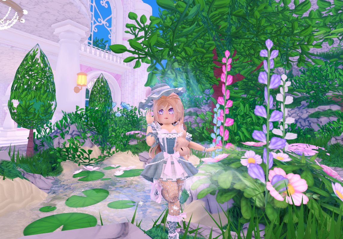 The_VioletSpark's tweet photo. I love the items in @Fluffy_Hills they are so cuteee!💜
Also decided to make it my fall outfit until Phantom Awakenings💜
#Fluffyhills #fluffyhillsroblox #FHSummer https://t.co/HwrTJ6unuS