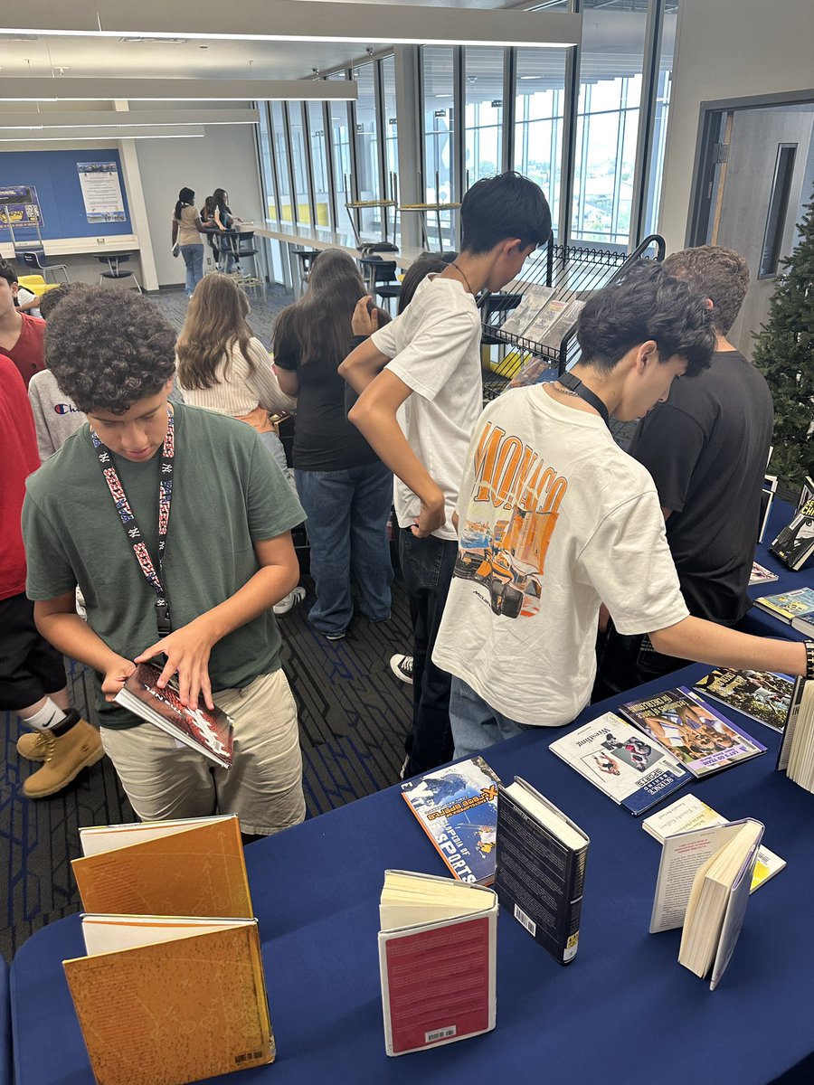 Eastwood Library_YISD tweet media