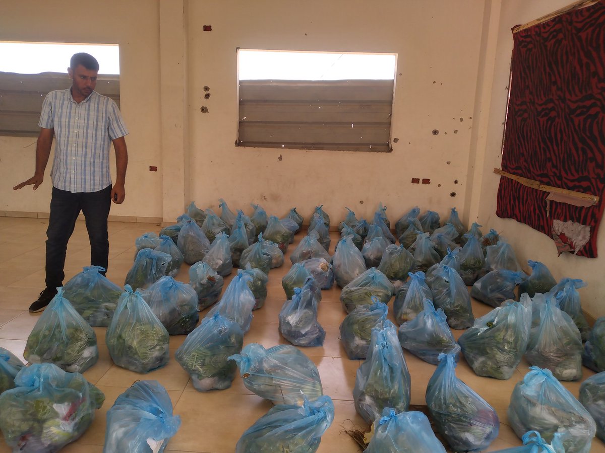 اليوم الثلاثاء الموافق/ ١٩-٨
قمنا بتوزيع ١٢٠ سلة خضروات على العائلات النازحة في منطقة مواصي خانيونس..
وغداً الأربعاء نستكمل مشروعنا بعون الله لنقدم ١٨٠ سلة أخرى للنازحين.

اللهم تقبل جهدنا يارب