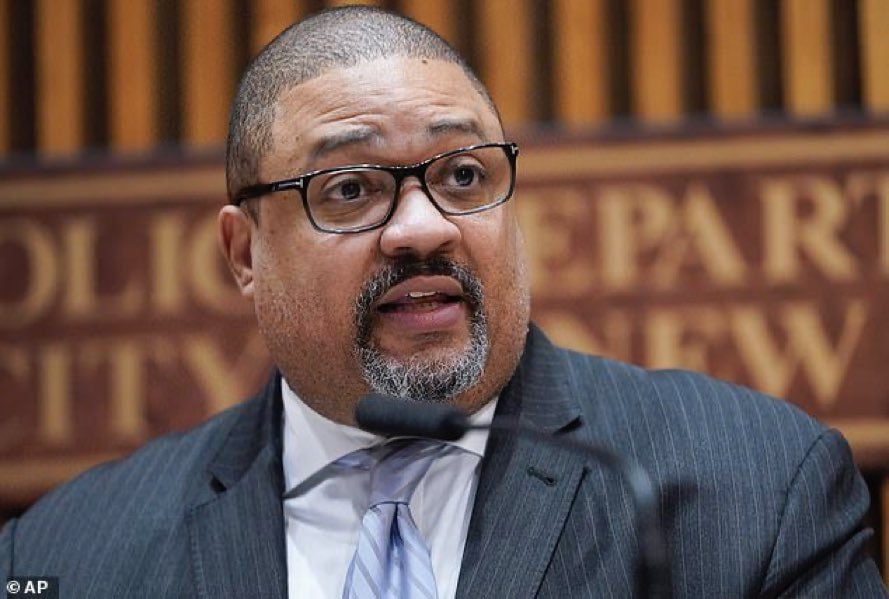 🚨 DEVELOPING: Do you support Daniel Penny suing Manhattan DA Alvin Bragg for malicious prosecution?

YES or NO?