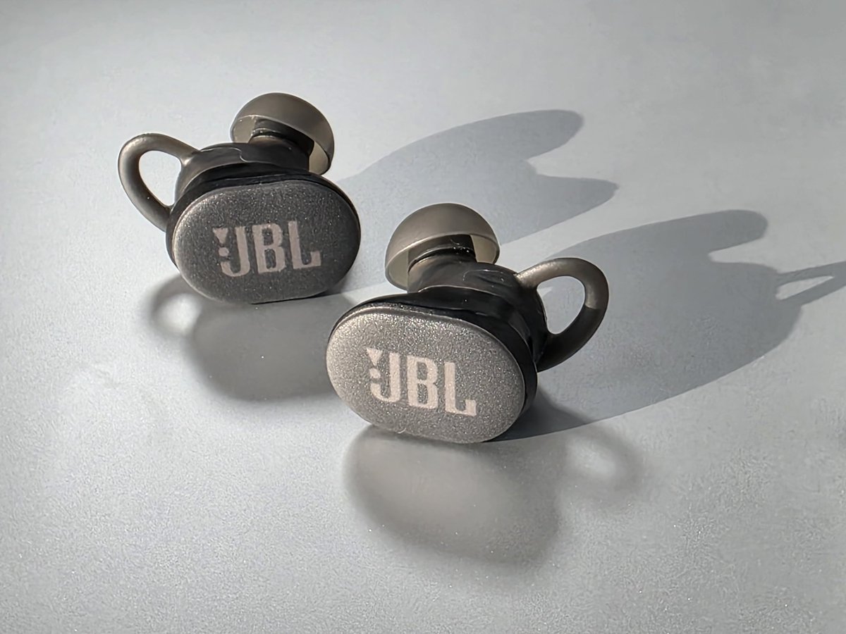 Testamos os fones JBL Endurance Race 2, que são à prova d'água e poeira e contam com cancelamento ativo de ruídos e uma bateria com boa duração. Saiba tudo sobre eles no review no DD! digitaldrops.com.br/2025/08/jbl-en…