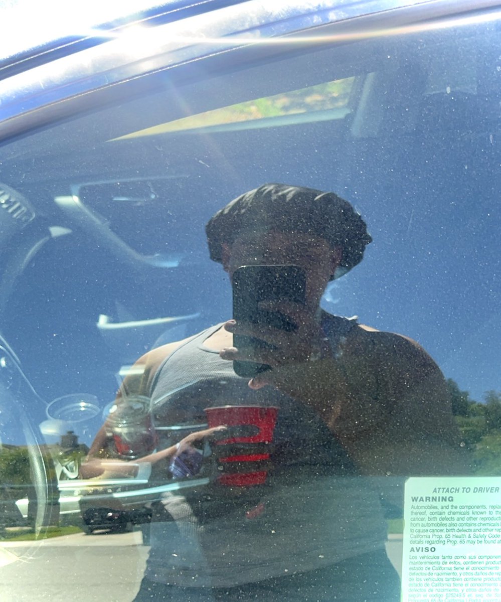 K1ngBonnet_’s agenda:
wake up/brush teeth ✅
touch grass (hot out) ✅
stream (s.vive / apec)☑️

see yall in a bit 🫡
// twitch.tv/K1ngAnt_