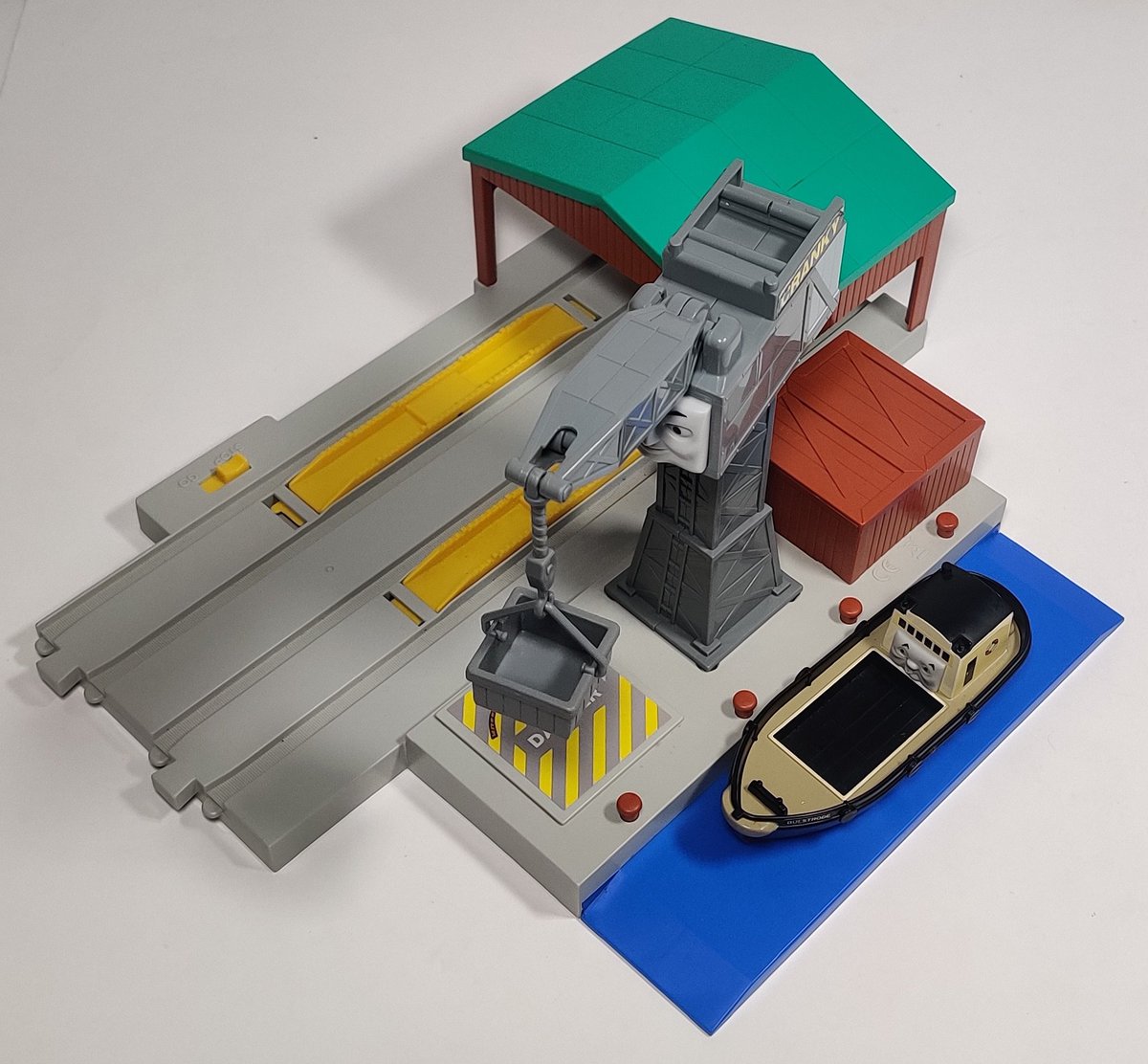 The Cranky At The Docks pack is a classic destination, and I finally obtained all of the pieces to it. A review of the destination is now available on my channel, linked in the replies.