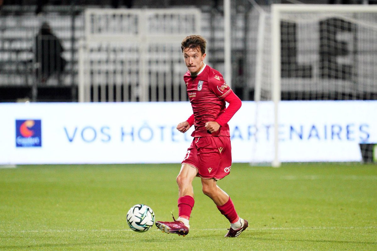 Eric Niederseer (@sky_ericn) on Twitter photo ↪️ Suche nach offensivem
Mittelfeldspieler beim <a href="/skrapid/">SK Rapid</a> läuft: Enzo #Bardeli 🇫🇷 (24 / 8er bzw. 10er) <a href="/usldunkerque/">USL DUNKERQUE 🐬</a> #Ligue2 ist einer der Kandidaten. Saison 24/25: 32 Spiele (6 G+5A). Vertrag in #Dunkerque bis Sommer 2026.
<a href="/SkySportAustria/">Sky Sport Austria</a> #SCR2025 #skrapid
Bild: IMAGO ↪️ Suche nach offensivem
Mittelfeldspieler beim <a href="/skrapid/">SK Rapid</a> läuft: Enzo #Bardeli 🇫🇷 (24 / 8er bzw. 10er) <a href="/usldunkerque/">USL DUNKERQUE 🐬</a> #Ligue2 ist einer der Kandidaten. Saison 24/25: 32 Spiele (6 G+5A). Vertrag in #Dunkerque bis Sommer 2026.
<a href="/SkySportAustria/">Sky Sport Austria</a> #SCR2025 #skrapid
Bild: IMAGO
