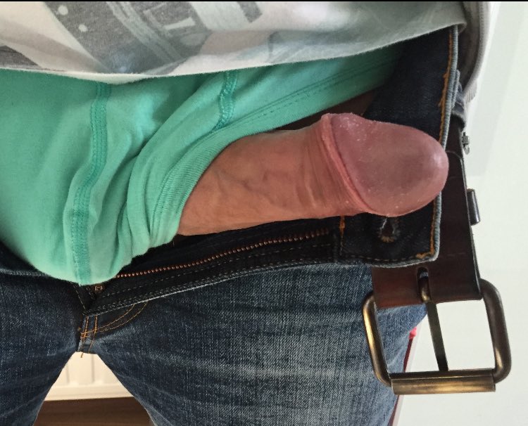 I am back! How about you twinks give daddy’s cock some love?