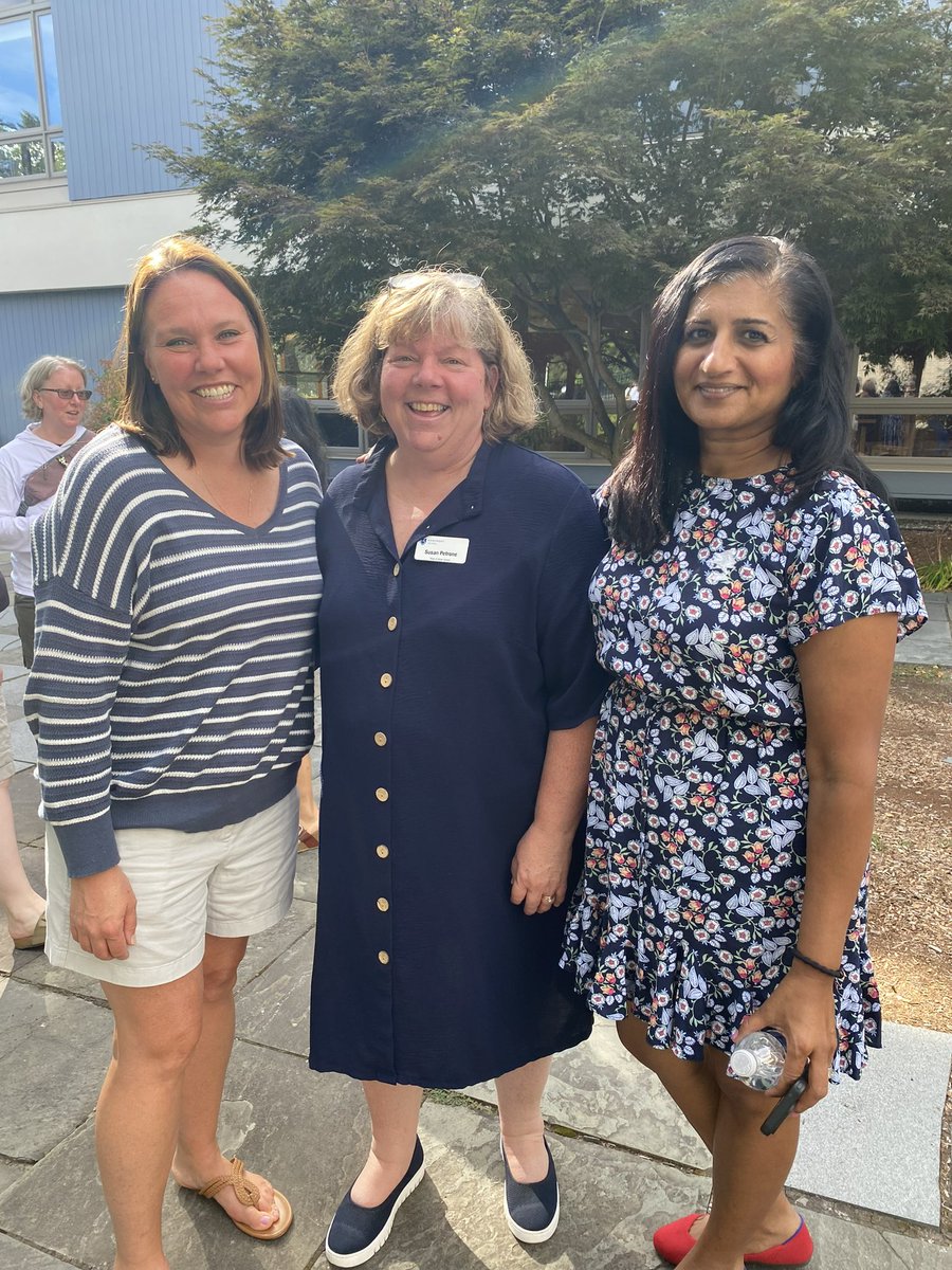 BancroftSchool's tweet photo. Members of our US community gathered this afternoon for a wonderful meet and greet with our new Head of Upper School, Sue Petrone! 🙌 Thank you to everyone who joined us in welcoming her! 💫💙

#BancroftSchool #WorcesterMA #IndependentSchool https://t.co/luAPRBrekC