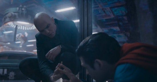 James Gunn sobre a obsessão de Lex Luthor por Superman:

 "O Luthor criou uma bateria que tornou o funcionamento do mundo muito mais eficiente. Ele tem carros que funcionam melhor, que são mais limpos para o ar. Ele fez coisas realmente boas para o mundo — e é justamente por isso