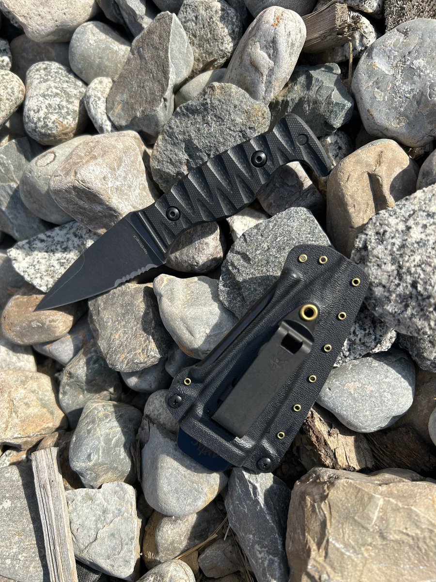 AmtacActual's tweet image. The MagnaCut NorthmanX blade is designed primarily for pocket carry and comes standard with a pocket firesheath. Due to the longer handle, the MagnaCut NorthmanX facilitates a more solid draw stroke when deployed from the belt sheath.
#amtacblades #backcountry #combatives #blades