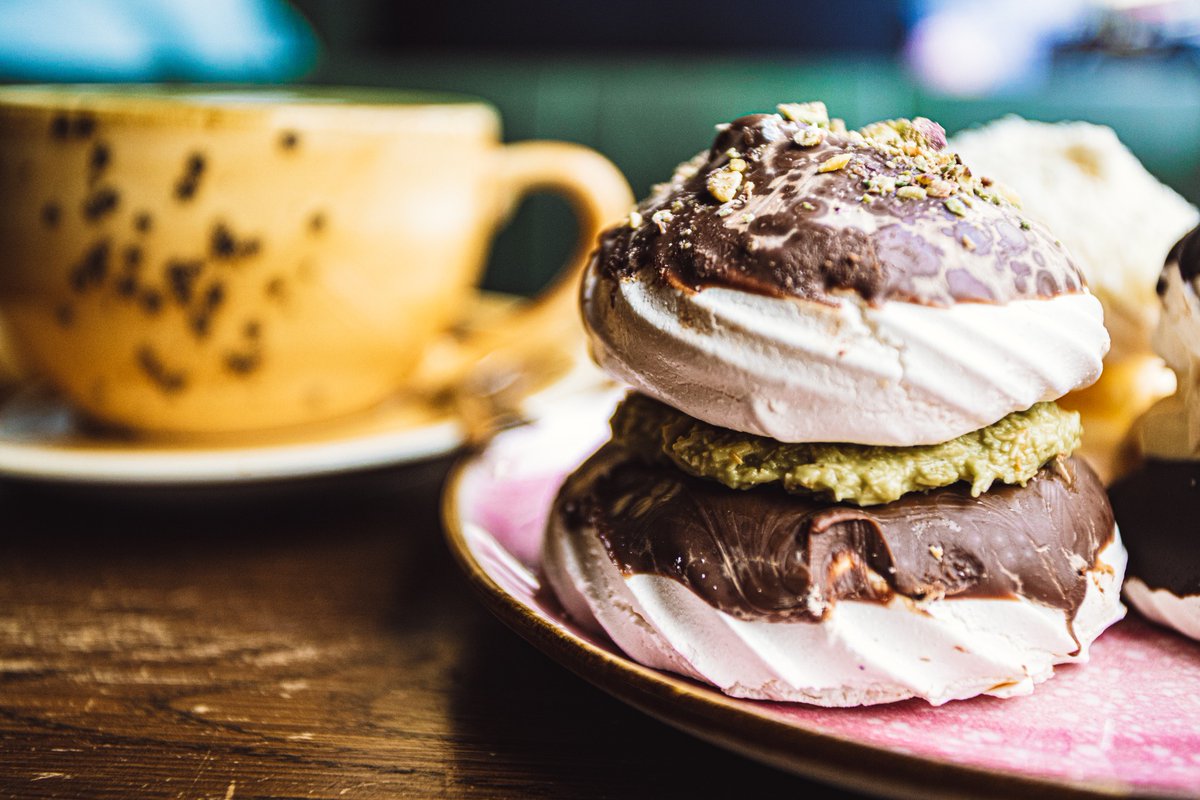MiniKlix's tweet photo. Great food and drinks deserve to look as good as they taste. If you’re looking to make your menu shine, let’s work together to create visuals that do your food justice.  📷💜
#foodphotography #cafephotography #restaurantmarketing #foodieshots #coffeelovers #eatwithyoureyes https://t.co/9S3kOFDLVU