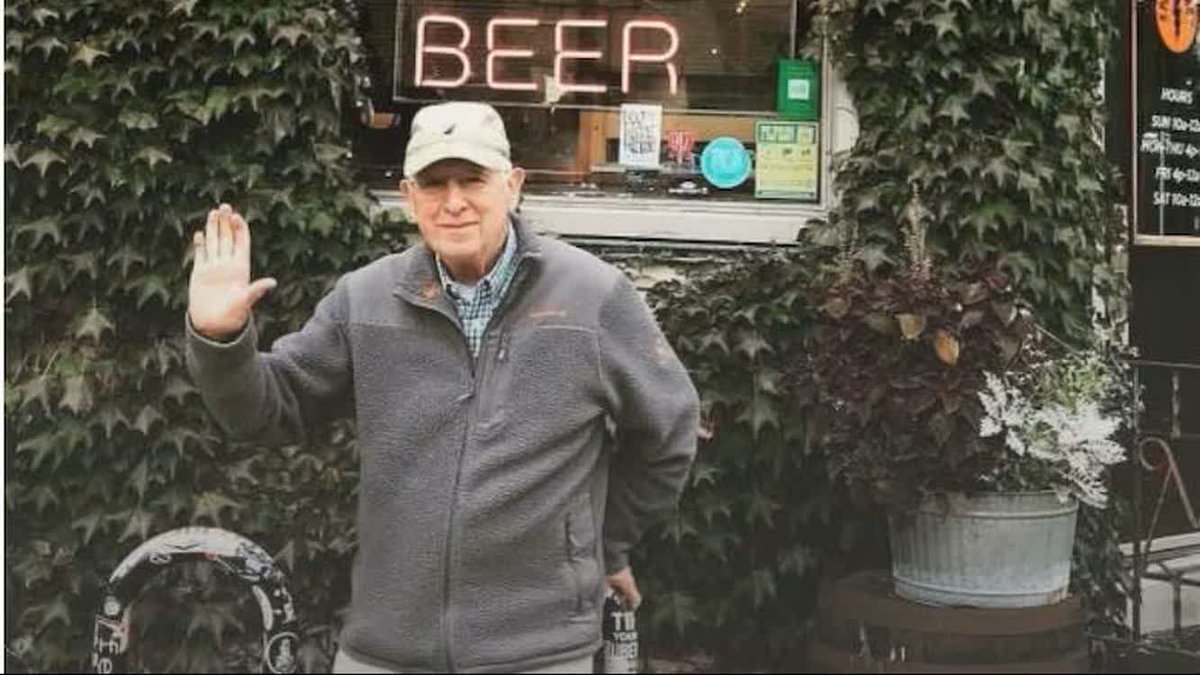 Deceased Man's List of 3,599 Books He Read Inspiring Readers and Was Memorialized in Local Library bit.ly/4mRvm9X