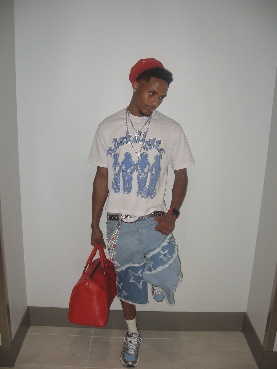 _TyrusB's tweet image. #lastfirstday