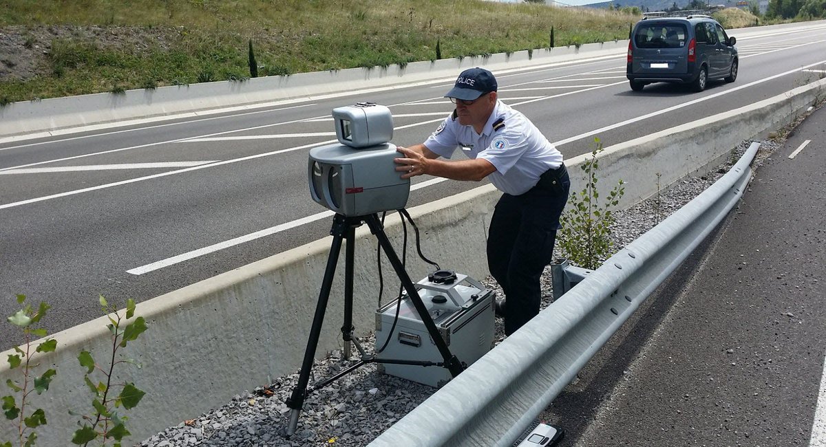 Mais que fait la Police ?

Le rôle de la police en France en 2025 :