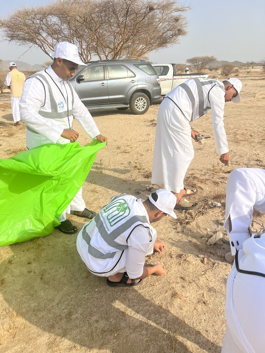 group_saned's tweet photo. مشاركة متطوعي 
#مجموعة_ساند_التطوعية  التابعة لـ @tanmiakhulais 
مع المركز الوطني لتنمية الغطاء النباتي ومكافحة التصحر في مبادرة 
(نظافة المنتزه الوطني بخليص)

نظافة البيئة تعني الحفاظ على البيئة المحيطة بنا خالية من الملوثات والمواد الضارة

بتطوعنا وهمتنا وطموحنا نحقق رؤية وطننا https://t.co/5LfKYNhqXP