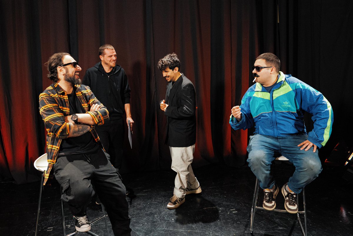 ABRE SUS PUERTAS EL GALPÓN, POR ENDE:

✅ Rebotan carcajadas en las chapas
✅ Se prende fuego el mapa de calor
✅ Vuelven a agotarse las butacas
✅ La discreción se arranca la camisa
✅ Los personajes toman el color
✅ La imaginación se viraliza

🔗 youtube.com/live/3OtC72Hfb…