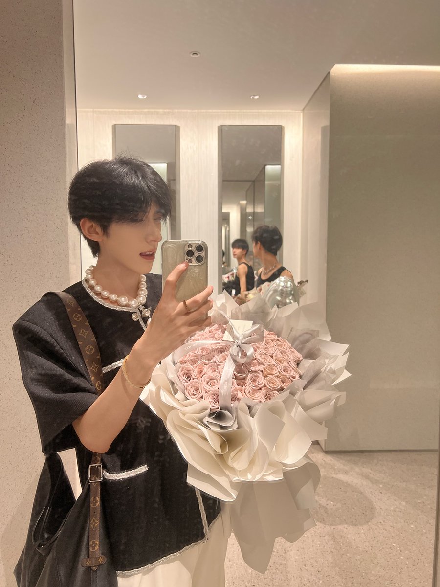 Noltpecxe's tweet photo. 一些life https://t.co/QNEzG5loKT