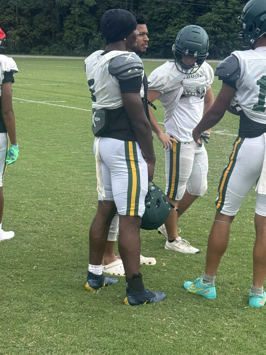 "EJ Holland" (@ejhollandon3) on Twitter photo New five-star RB commit Savion Hiter (<a href="/5starsavi/">Savion “Cinco” Hiter (High-ter)</a>) rocking Michigan cleats at practice today. #GoBlue New five-star RB commit Savion Hiter (<a href="/5starsavi/">Savion “Cinco” Hiter (High-ter)</a>) rocking Michigan cleats at practice today. #GoBlue