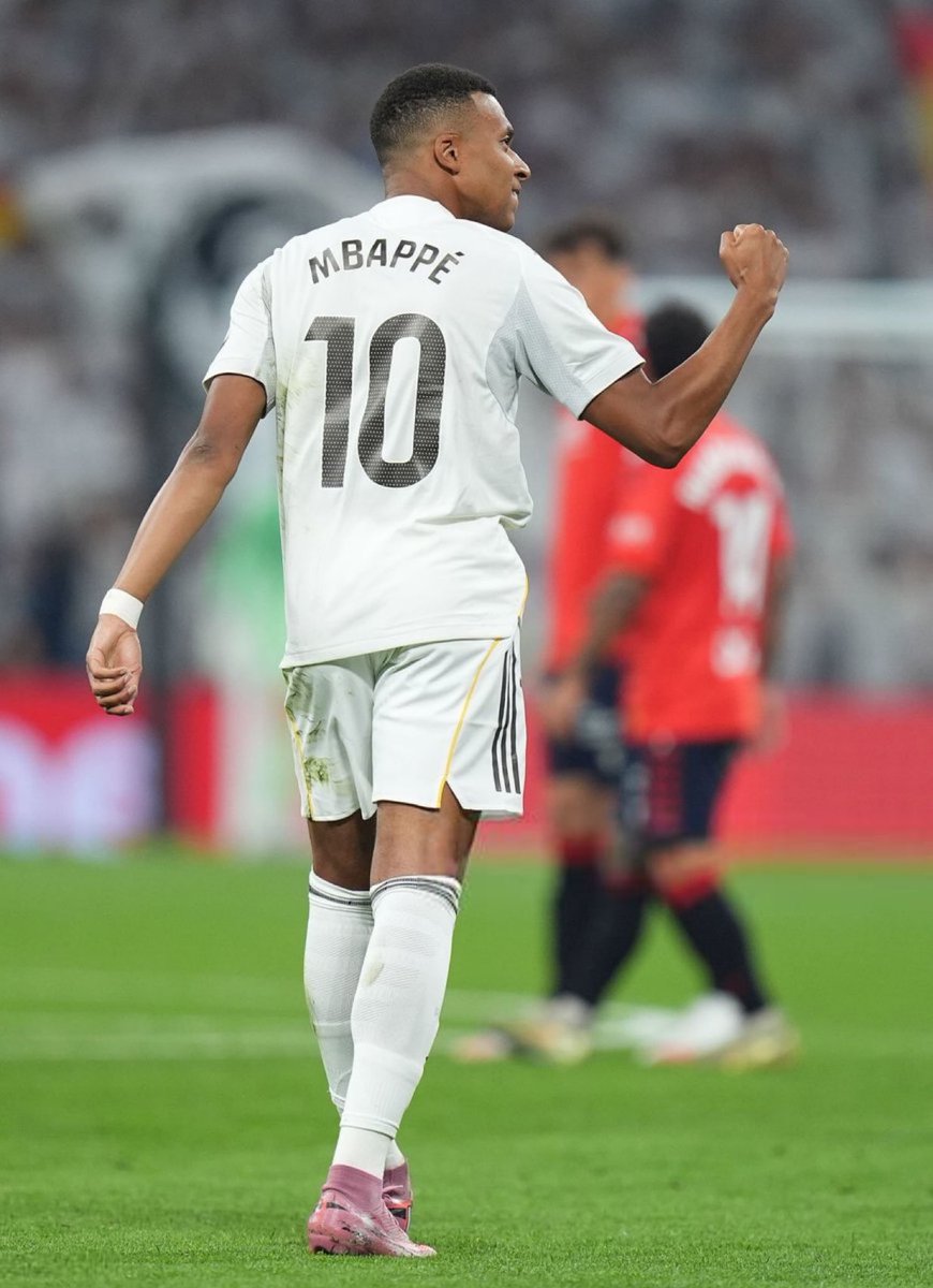 🚨🚨🚨🚨🚨🚨🚨🚨🚨🚨🚨🚨🚨🚨🚨

رسمياً :

الاسطورة مبابي أفضل لاعب في المباراة.