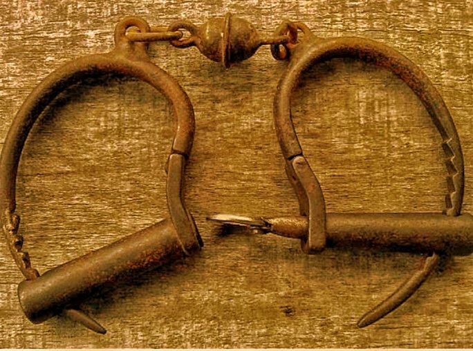MilanAprilleo's tweet photo. The Slave Trade and Its Abolition It is time to abolish human exploitation once and for all, and to recognize the equal and unconditional dignity of each and every individual
#InternationalDayForRemembranceOfSlaveTradeandItsAbolition #Remembrance #Slave #Trade #Abolition #August https://t.co/QjofvFNEgX