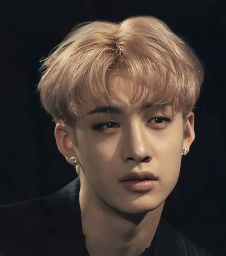 ChanScription's tweet photo. don't ask me how, but these two bang chan looks sit at the same table https://t.co/1y1hAPXQQs