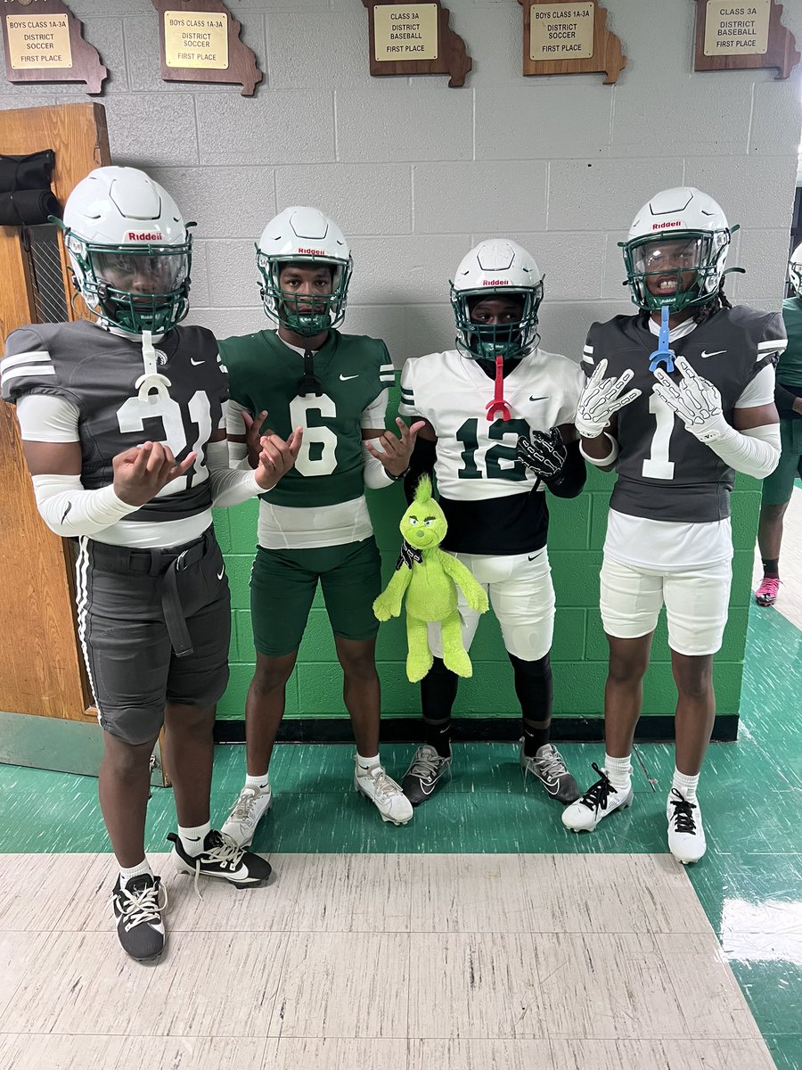 The DB room at St.Mary’s about to go crazy! #BallHawks 

Media Day and Uniform combos 🐉🐉🐉 #SouthSide