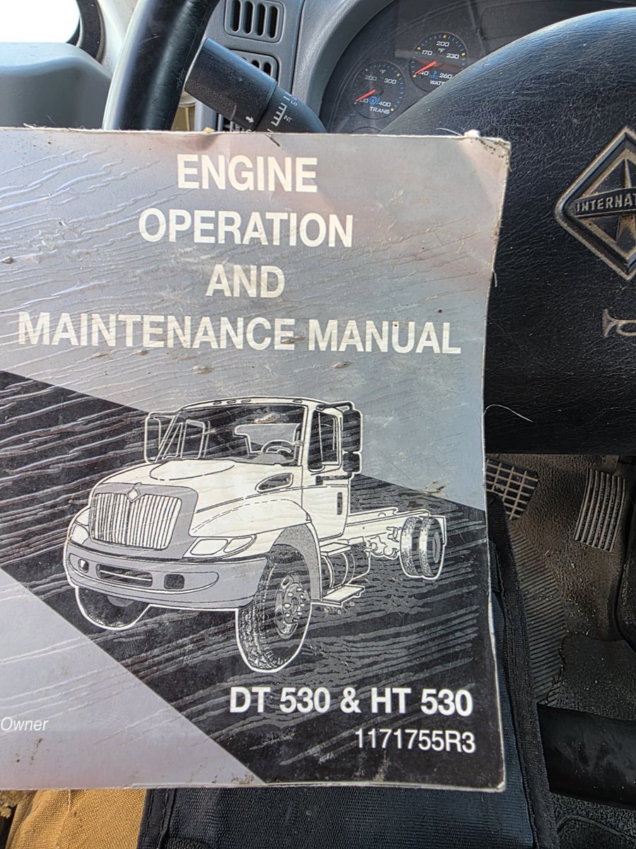 dsmartin80's tweet photo. 2004 Intenational Grain Tandem. Automatic transmission. Bought in 2017/2018. New Aluminum Grain bed and rebuilt motor.  5,000 miles on motor. Tires good. 410,000 miles. AC/heat both work. Body and frame in great shape. Doug at 217-737-7374 or Derek at 217-737-9356. https://t.co/xNYvyEoUZc