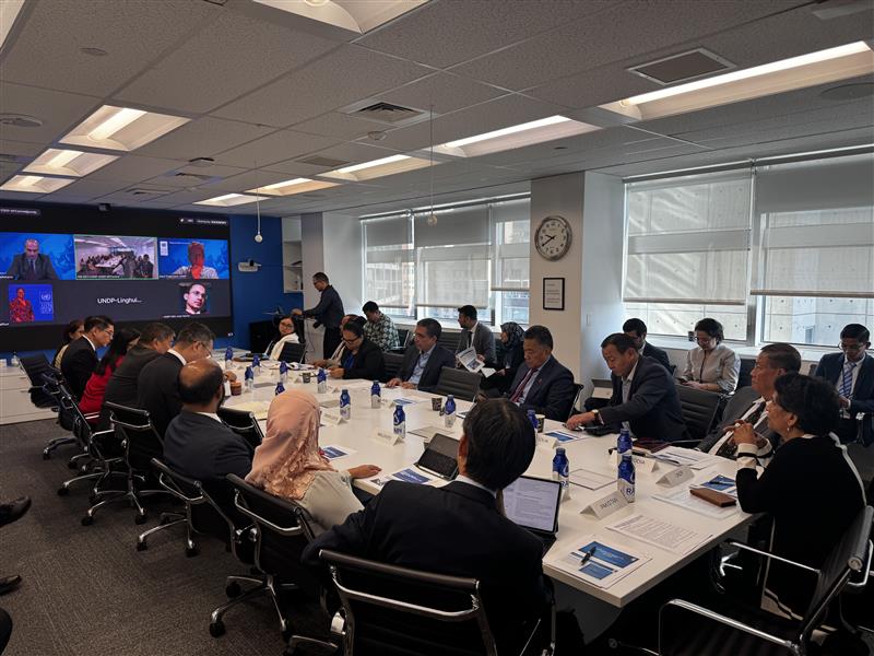 kanniwignaraja's tweet image. Always appreciate the strategic policy dialogues with our Asia Pacific ambassadors! Today&apos;s focused on current economic and trade drivers and impacts on the region, and feedback on the proposed new UNDP Regional Programme that is framed by multi-country partnerships,…