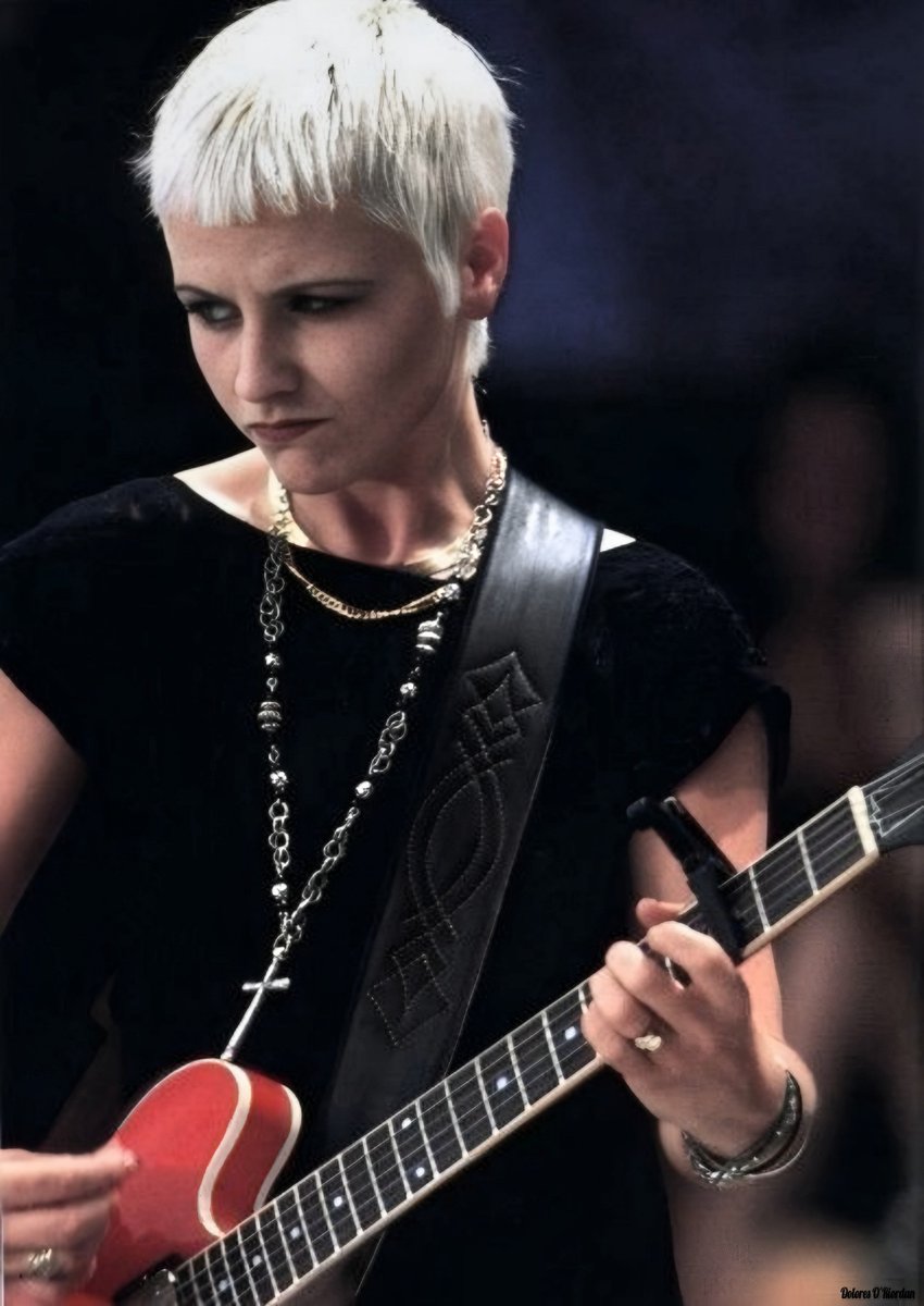 THELEGACYOFSEGA's tweet photo. Dolores O'Riordan, The Cranberries, Performing at Woodstock 94. https://t.co/splqBzTlzw