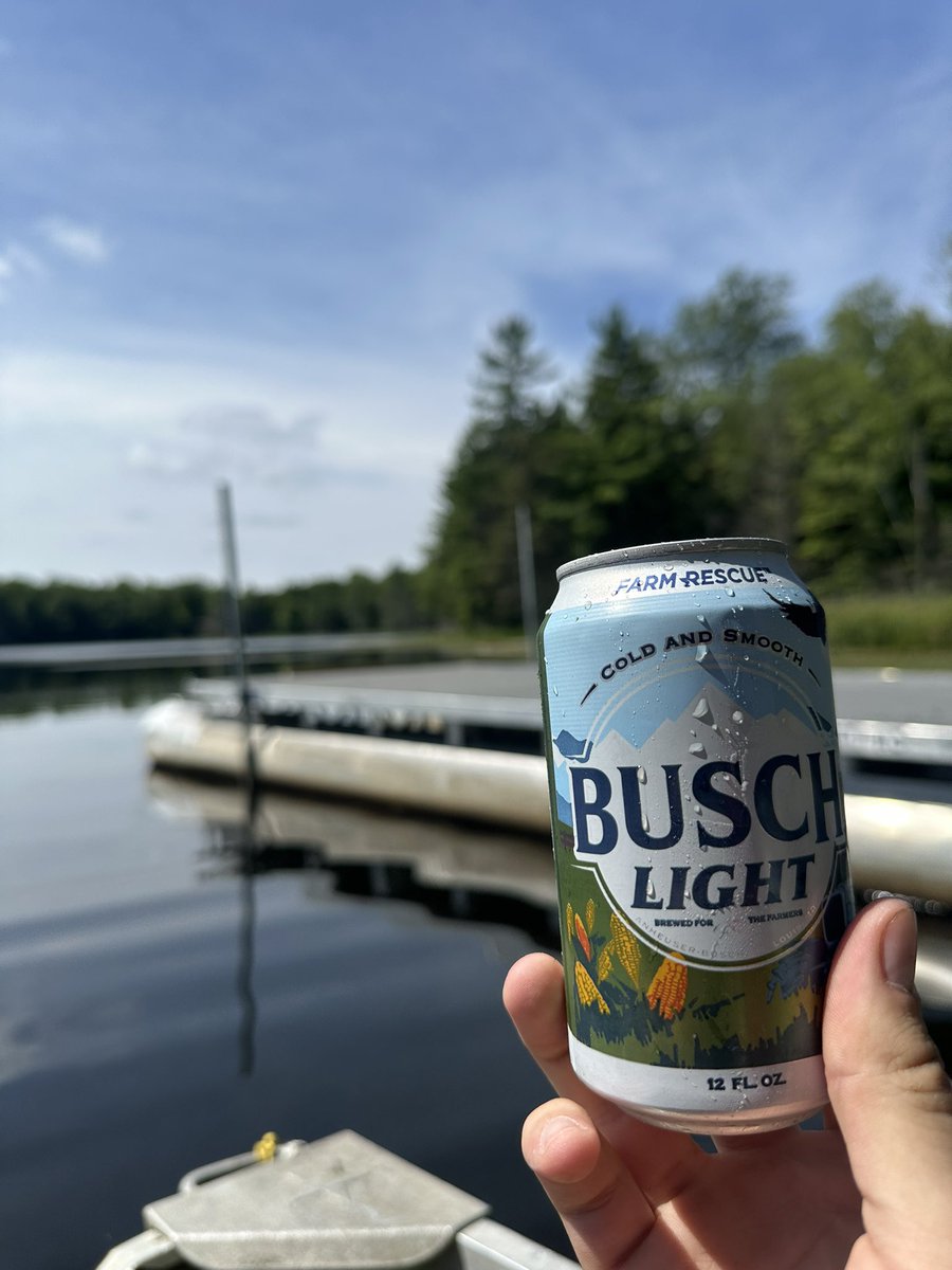 trapmoneycum's tweet photo. Hell yeah brother #BuschNation https://t.co/UCx6m6W1Zc