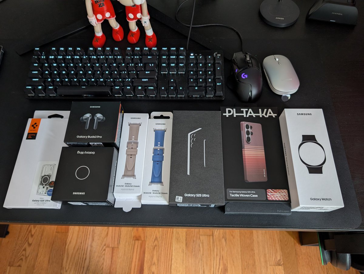 TheTechPlayoffs's tweet photo. Samsung Galaxy s25 ultra package steal of a lifetime eBay post #s25ultra 
https://t.co/O3eaSAoPH2 https://t.co/Je34Xj0niH