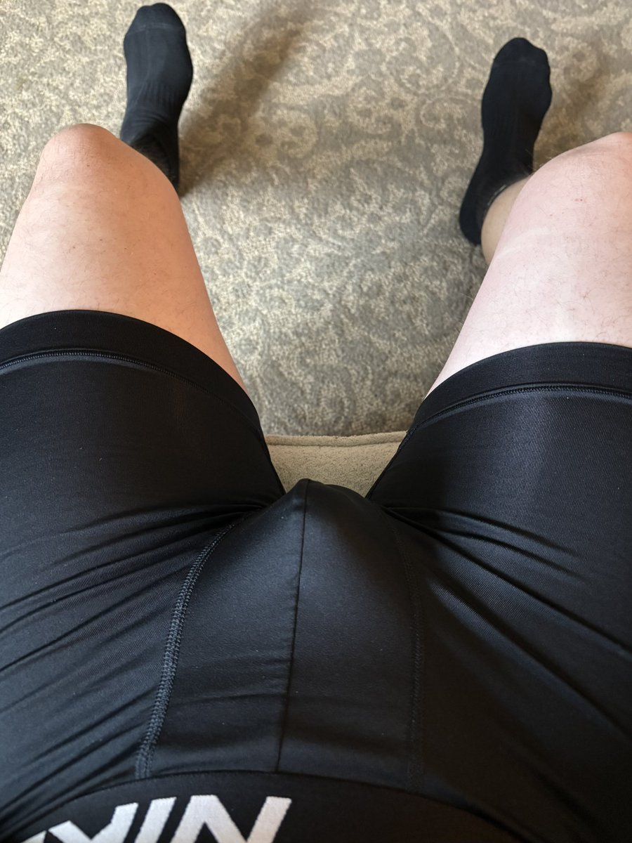 MasterTommy02's tweet photo. Master is on vacation. Get down at my feet and get me nice and relaxed. 😈 #cashmaster #findom #alpha #alphamaster #moneyslaves #footworship #malefeet #sockslave #Nike #sockworship #nikesocks #CollegeStudent #laxbro 
#sweatysocks #alphaworship #nkeunderwear #paypig #buldge https://t.co/rpCiZPdXm4