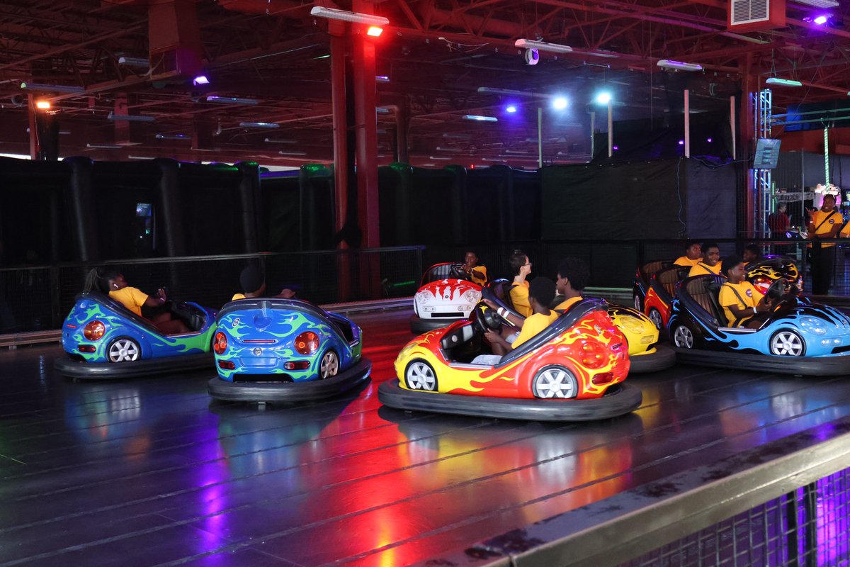 This summer, SCARF Org treated 20+ mentees and their families to a free, joy-filled day at @dezerlandparkorlando More than just fun, it was a chance to build confidence and lasting memories.

We’re empowering youth through impactful mentorship.

📲 Click the link in bio to enroll