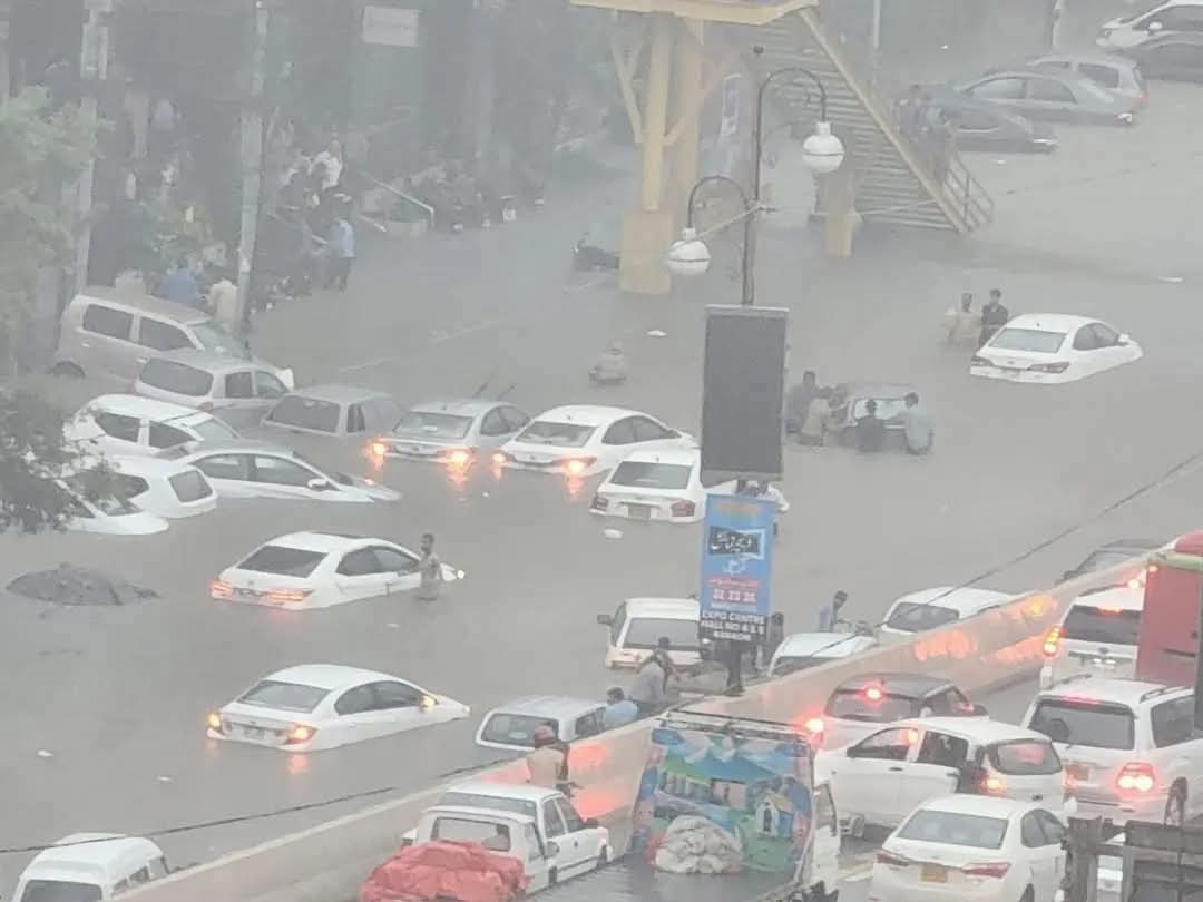 Karachi is in its worst state—no cloudbursts, no torrential rains, yet the city is drowned. Everything is submerged, life is completely paralyzed… all thanks to our ever-so-‘efficient’ administration!