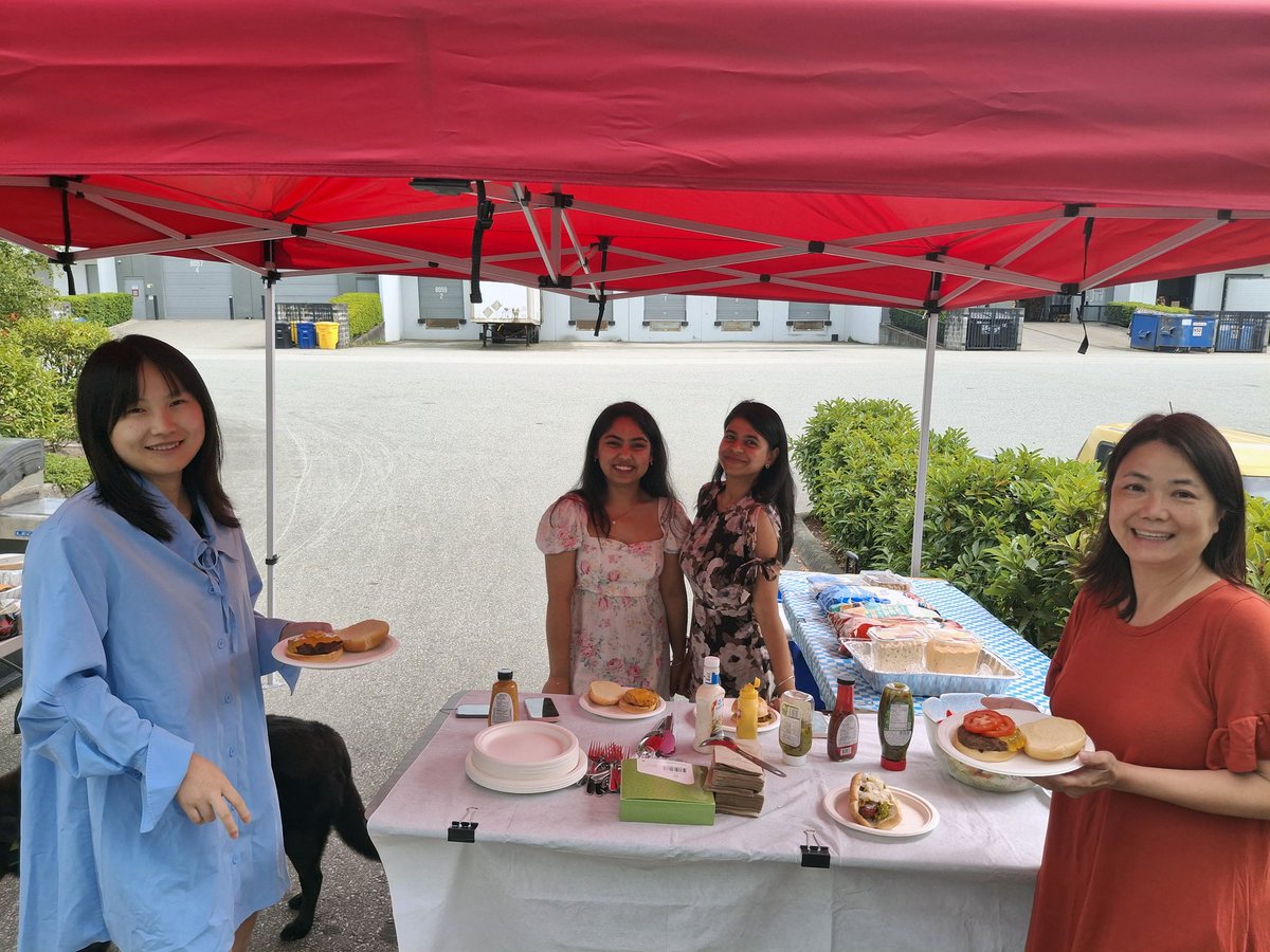 TRRecordsMgmt's tweet photo. Here are a few pics of a staff BBQ at our Vancouver branch, last week, courtesy of Sakshi Sharma and Anita Takdare.

Hopefully we'll have a few more days of that sunshine (aka dry moving weather) before fall arrives! https://t.co/XUIN5n8PsA