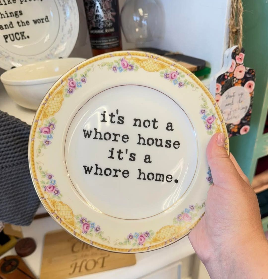 maritimemedium's tweet image. Welcome! ✨️

Pour a glass 🍷 

Put your feet up 💖

Borrow a robe, if you please 😉

#WordsMatter #Energy #LaughterIs