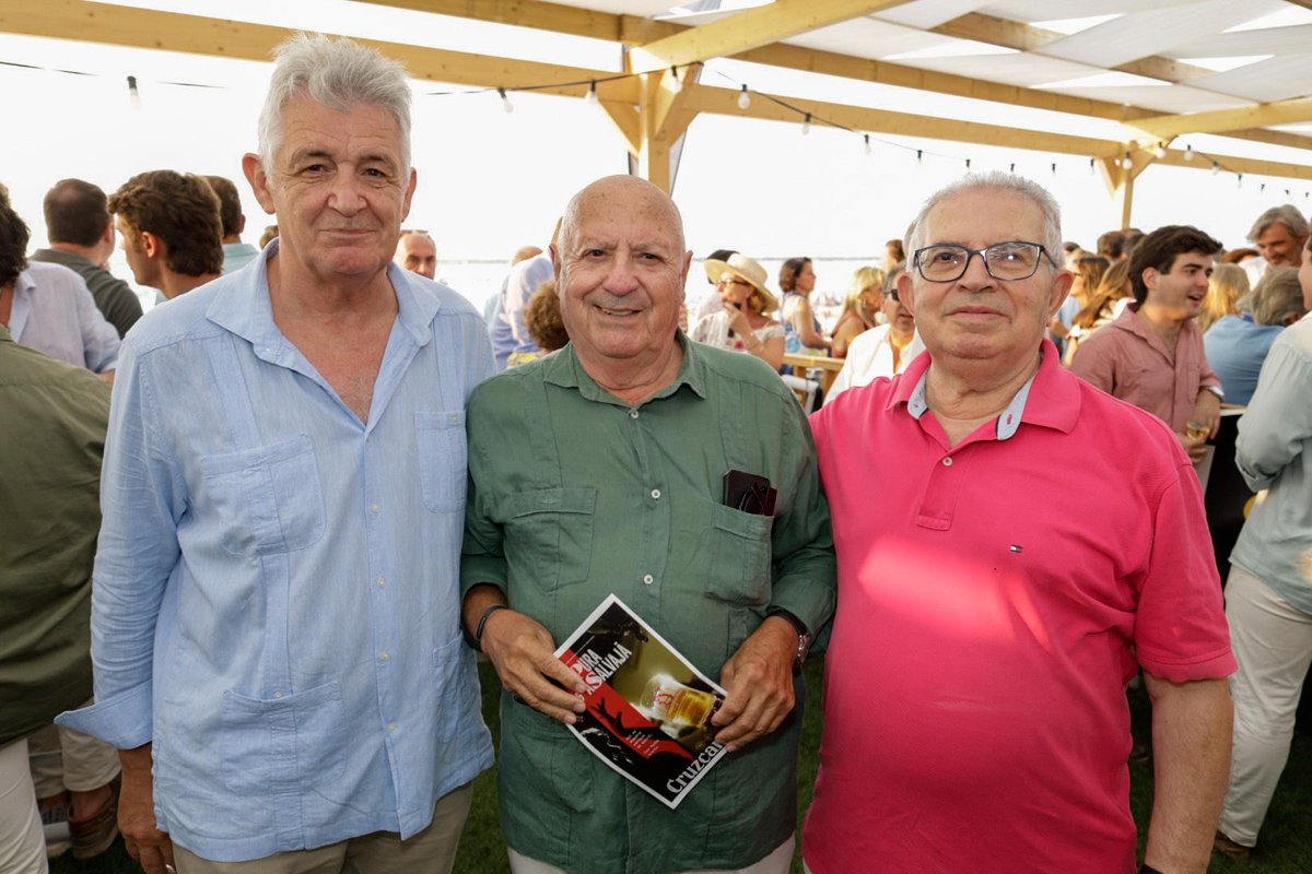 Tarde de encuentro en Sanlúcar

La Fundación Cajasol se suma un año más a las emblemáticas Carreras de Caballos de Sanlúcar, una cita imprescindible del verano andaluz, con el tradicional Premio Fundación Cajasol, que se celebrará mañana.

Un entorno privilegiado y el ambiente