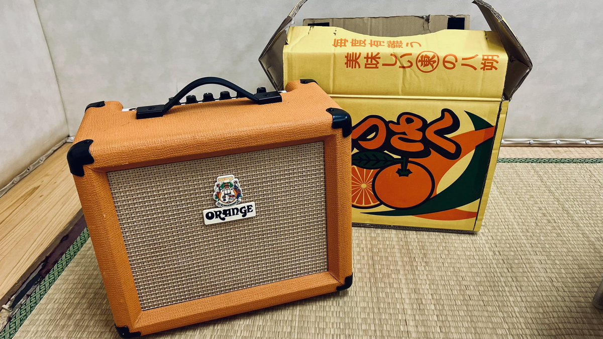 gomokuteihiziki's tweet photo. 新潟に持っていくギターアンプ。
ケースも柑橘系。
#amp #はっさく #八朔
#orange #guitaramp
#音楽百景 #JazzFLASH
#からすぐち
#鈴木恵TRIOwithからすぐち https://t.co/l2IUObEeRi