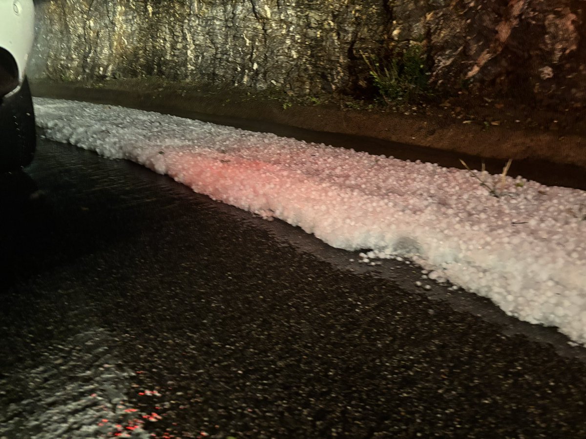 JmAdamF's tweet photo. @324cat Pedregada a les Valls d’Aguilar, direcció Taús https://t.co/GMXo1EHQ9O