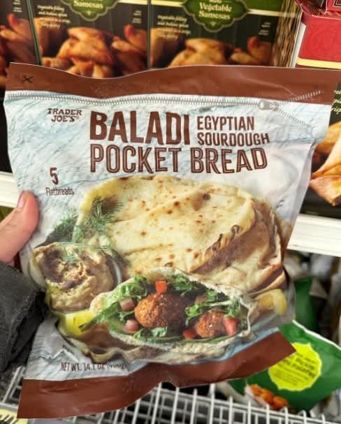 القيمة الحقيقية لأي منتج ليست في نفسه بل في كيفية تقديمه وتسويقه. منتج تقليدي في مصر ممكن يتحول إلى سلعة فاخرة في الخارج بمجرد التغليف الجيد، تسويق، إضافة قصة أصيلة. ابدأ من تراثك، ركّز على القيمة المضافة، وابدأ صغير قبل أن توسع الفكرة هي أن تفكر دائما كـ تاجر عالمي لا كمنتج محلي