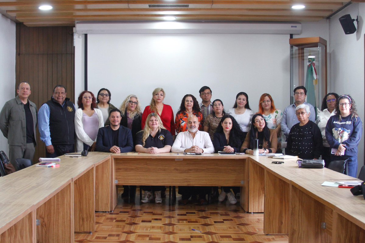 El #GabineteContraDespojos sostuvo una reunión de trabajo con el Observatorio de Gestión y Atención Ciudadana para reforzar las estrategias de prevención y atención inmediata frente a casos de despojo en la capital.

Con estas acciones, el <a href="/GobCDMX/">Gobierno de la Ciudad de México</a> avanza en la construcción de un