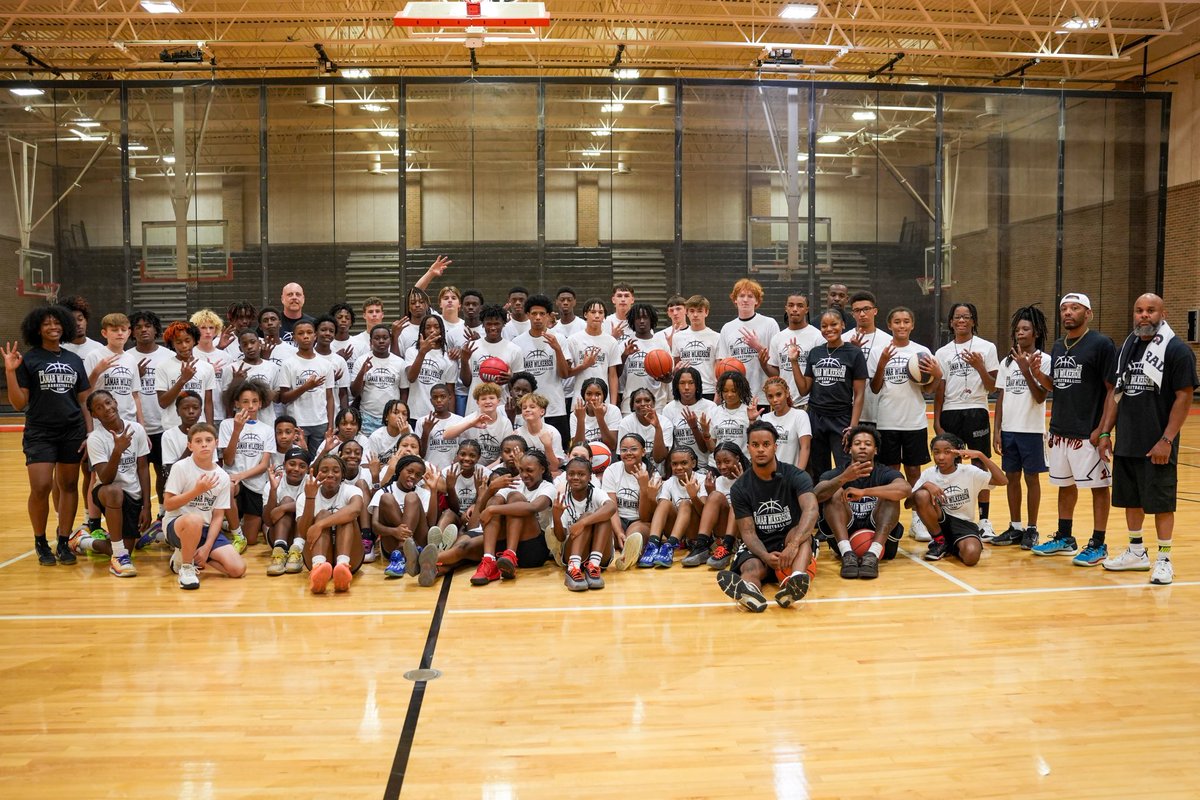 Salute to <a href="/kiddlamar_/">Lamar Wilkerson</a> for investing in the next generation! Camp was a hit! 🏀