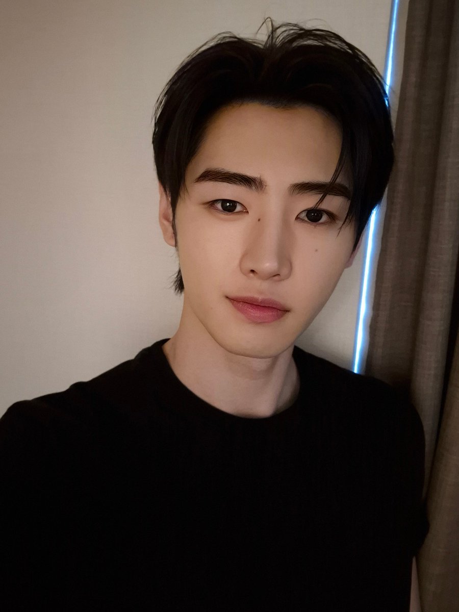 enhypenweverse's tweet image. [ #성훈’s Post ] 250820

#SUNGHOON: LA☀️

@ENHYPEN_members @ENHYPEN #ENHYPEN #엔하이픈