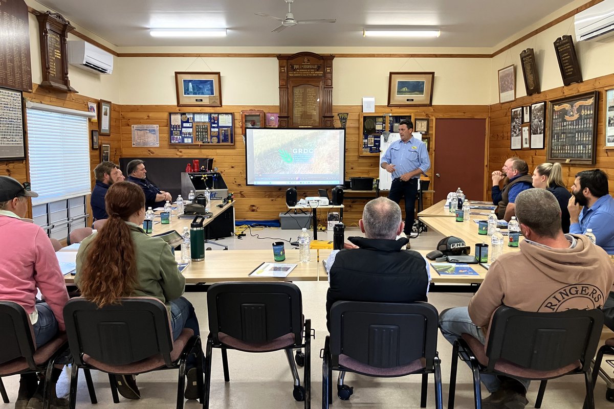 GRDCNorth's tweet photo. It was Spray Safe &amp; Save Spray Day in #Millmerran this week! 💦 

Craig Day is leading GRDC-supported workshops on best practice spray application covering everything from nozzle selection &amp; tank mixes to weather, water quality &amp; local concerns https://t.co/5wvJLV6j7V