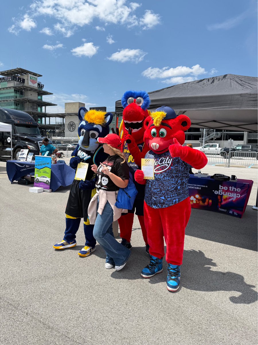 Scroll through the pictures from a teen safe driving day in Indiana! Folks signed #100SafestDaysOfSummer pledge cards as they learned about how to speak up for safety for themselves and all road users. 

#Indiana #100SafestDays #YouHaveThePower #SpeakUp4Safety
