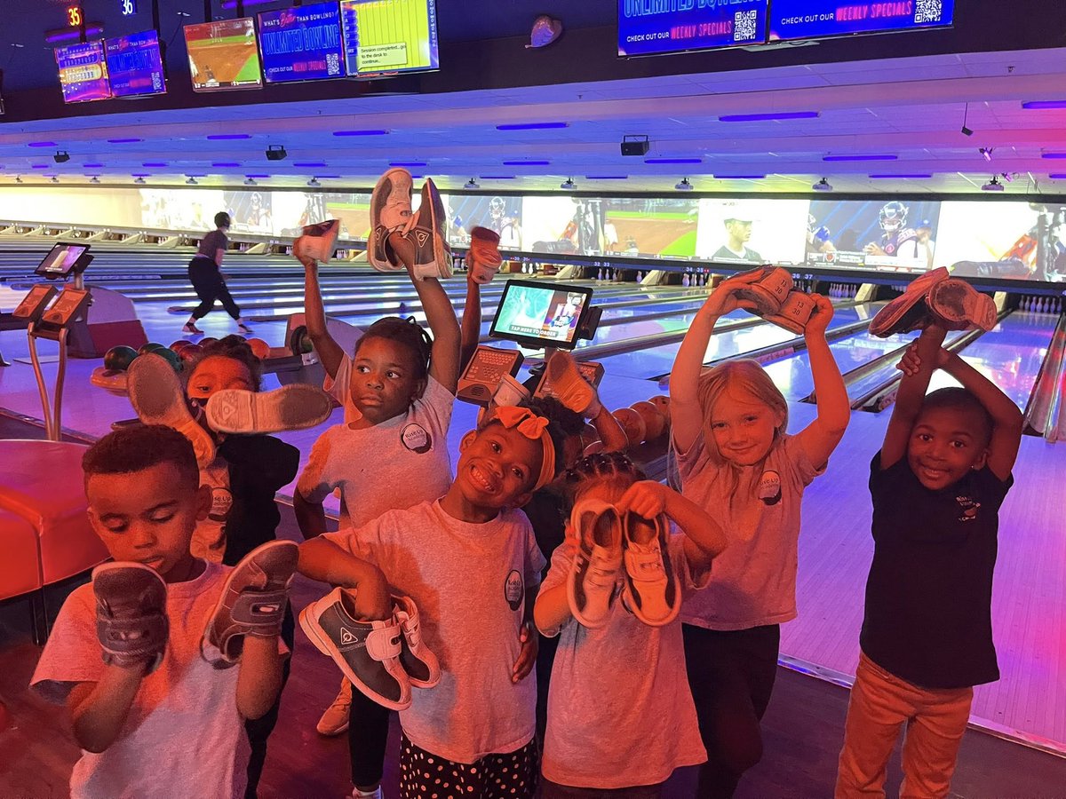 RiseUpAcademyNW's tweet photo. Pins beware! Our kindergartners brought their A-game to Bowlero yesterday 🎳😁
#RUAFun #KindergartenAdventures #BowleroDay #RiseUpAcademy #EducationMatters #CommunityEngagement #EverettWA #EverettPreschool #LearnLocalWA #EverettMoms #WAParents #Preschool #EarlyChildhoodEducation https://t.co/k6nsk31XLz