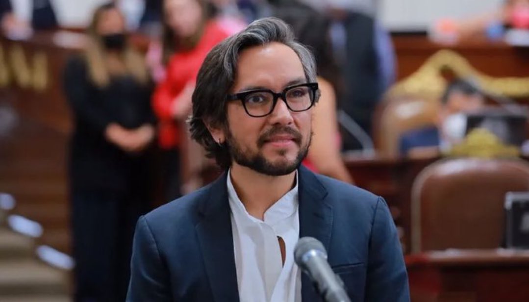 El Jefa𝕏o (@eijefediego) on Twitter photo Felicidades, <a href="/genarolozano/">Genaro Lozano 🌈</a>, por fin te llegó el hueso que tanto pedías… Ya te hizo justicia la “revolución”: embajador en Italia.
No sabes nada de diplomacia internacional, pero qué más da… ahora vas a tragar penne diario con cargo al erario. Felicidades, <a href="/genarolozano/">Genaro Lozano 🌈</a>, por fin te llegó el hueso que tanto pedías… Ya te hizo justicia la “revolución”: embajador en Italia.
No sabes nada de diplomacia internacional, pero qué más da… ahora vas a tragar penne diario con cargo al erario.