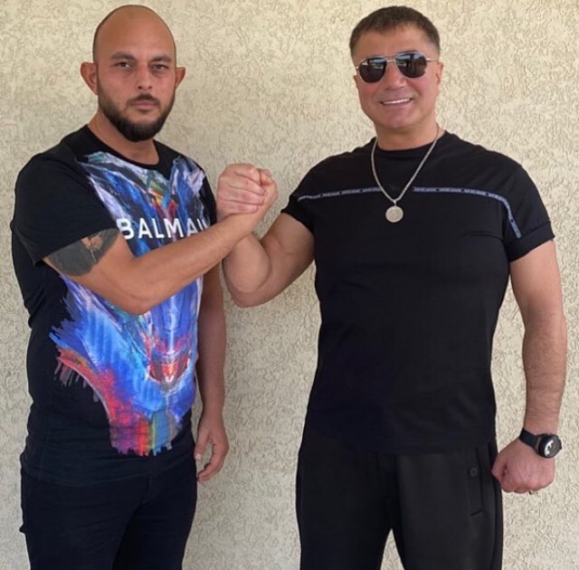 SiyahPaltoluAdam (@syhpaltoluadam) on Twitter photo Seni satarsak;
namusumuzu ayaklar altına alsınlar.
Seninle gurur duyuyorum
Bağlılıklarımı bildiririm REİS'im.
<a href="/sedat_peker/">Sedat Peker</a>
#SedatPeker Seni satarsak;
namusumuzu ayaklar altına alsınlar.
Seninle gurur duyuyorum
Bağlılıklarımı bildiririm REİS'im.
<a href="/sedat_peker/">Sedat Peker</a>
#SedatPeker