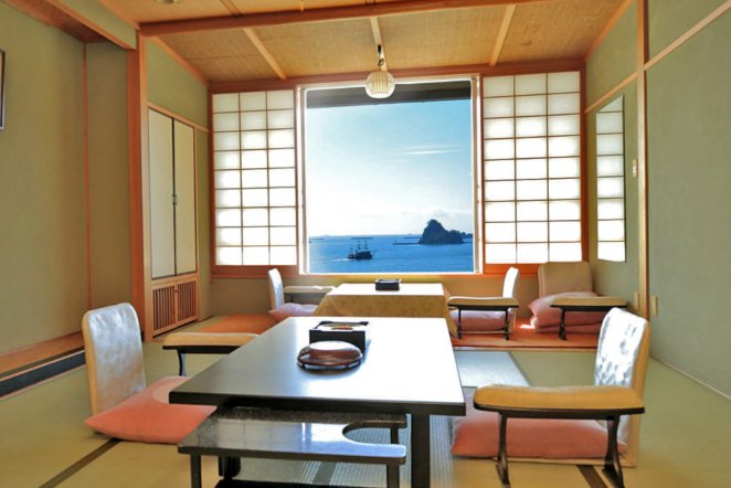 mm__ii89's tweet photo. 静岡にある、 
『海鮮食べ放題のお宿』がコスパ最強すぎる…

お刺身、寿司、浜焼き、焼肉など、夕食60種・朝食40種以上のわくわくバイキング。しぬほど美味しい海の幸をたらふく食べられるなんて、しあわせすぎて昇天する。 https://t.co/yqYL9KpXyb