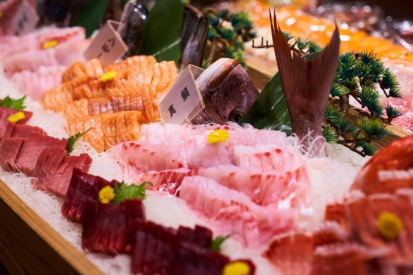 mm__ii89's tweet photo. 静岡にある、 
『海鮮食べ放題のお宿』がコスパ最強すぎる…

お刺身、寿司、浜焼き、焼肉など、夕食60種・朝食40種以上のわくわくバイキング。しぬほど美味しい海の幸をたらふく食べられるなんて、しあわせすぎて昇天する。 https://t.co/yqYL9KpXyb