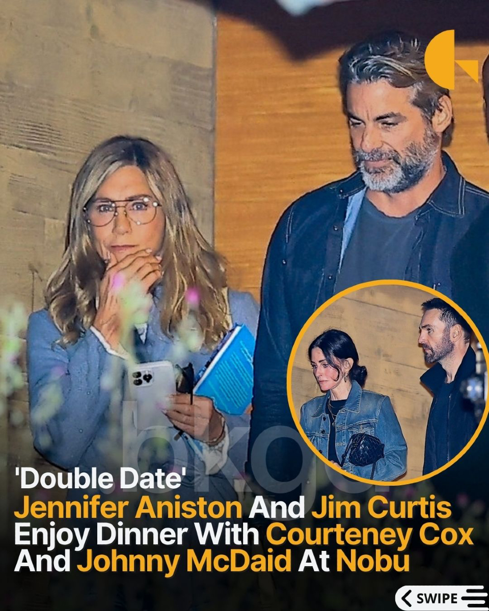 BackgridUS's tweet photo. #JenniferAniston stepped out with her new boyfriend, #JimCurtis for a dinner date at Nobu in Malibu, where they joined longtime friends #CourteneyCox and #JohnnyMcDaid
Aniston kept it casually chic in a gray blazer, jeans, and glasses, while Cox opted for a denim jacket and a black ensemble. The couples were seen leaving the restaurant together after their evening out.
📷: @backgrid_usa
For licensing inquiries, please email us at usasales@backgrid.com
#backgrid