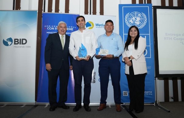 HELLENICSHIP's tweet image. SAAM Towage Panama earns recognition from the Ministry of Environment for its environmental management #GHG #emissions #emissionreduction
hellenicshippingnews.com/saam-towage-pa…